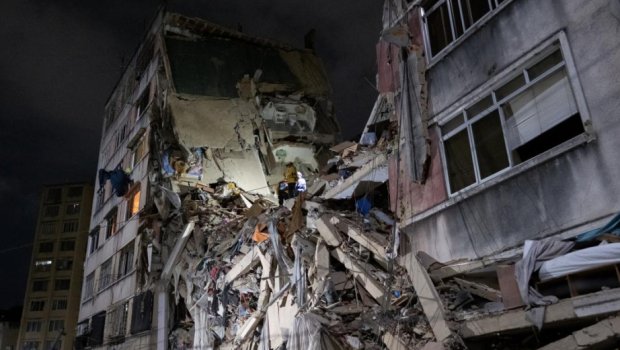 Venesuelada 11 yaşlı uşaq 70 saatdan sonra dağıntılar altından xilas edildi