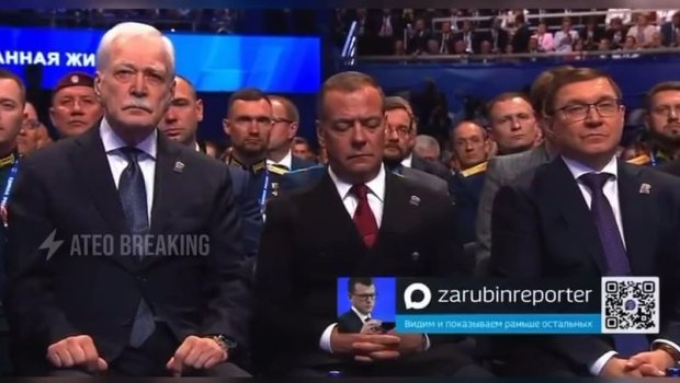 Dmitri Medvedev Putinin çıxışı zamanı yuxuya getdi - VİDEO