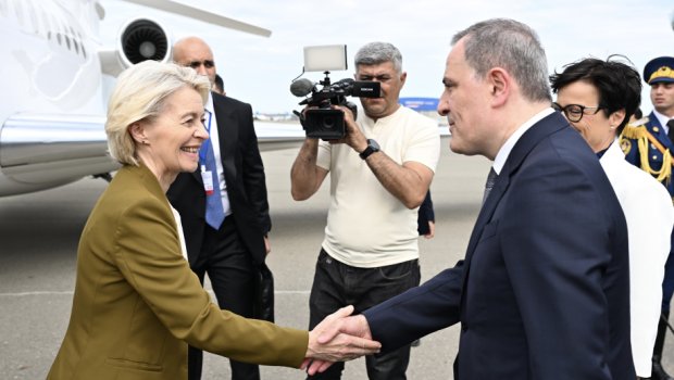 Avropa Komissiyasının Prezidenti Azərbaycana səfərə GƏLDİ - FOTO
