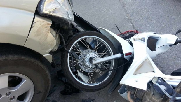 Gəncədə avtomobillə moped toqquşdu: 16 yaşlı yeniyetmə xəsarət aldı