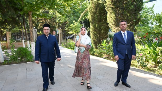 Leyla Əliyeva Yevlaxda Cümə məscidini ziyarət etdi &ndash; FOTO