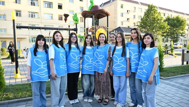 Yevlaxda abadlaşdırılmış məhəllə sakinlərin istifadəsinə verildi - FOTO