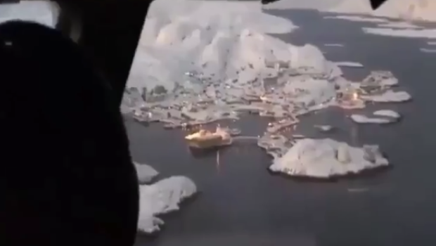Nəhəng buzlaqlar arasında 14 hava limanı - VİDEO