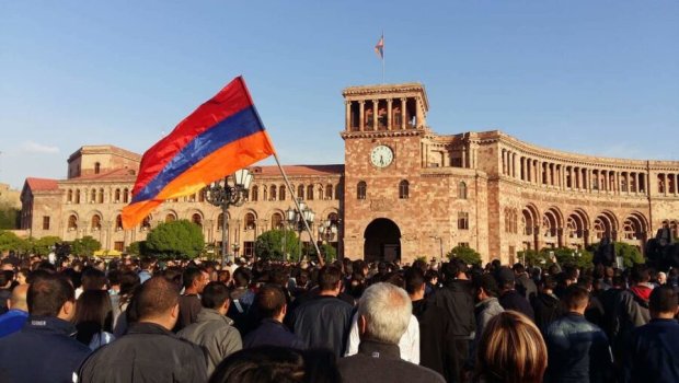Erməni müxalifəti parlamentdə fəaliyyətə başlayır?