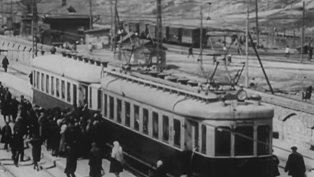 Azərbaycanda ilk elektrikləşdirilmiş dəmir yolunun istifadəyə verilməsindən 100 il ötür &ndash; VİDEO