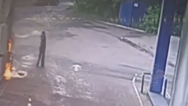 16 yaşlı qız yanacaqdoldurma məntəqəsini yandırdı &ndash; ANBAAN VİDEO