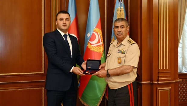 Zakir Həsənov Aqil Qurbanova medal təqdim etdi - Fotolar