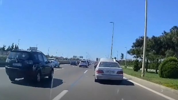Özünün və digərlərinin həyatını təhlükəyə atdı&ndash; Video