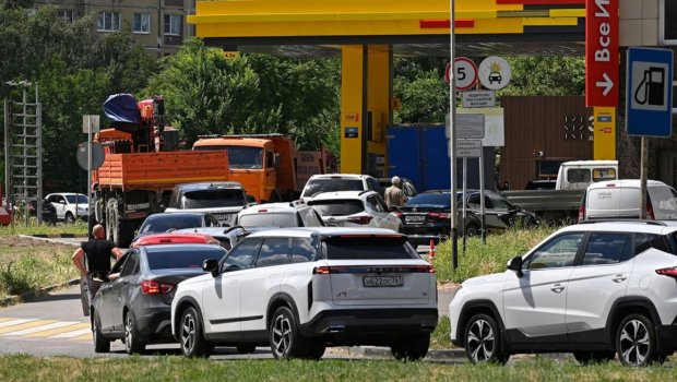 Rusiya Belarus benzininə MÖHTAC QALDI