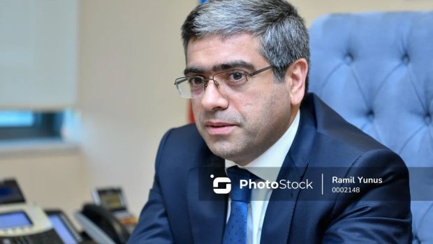 Nazir şöbə müdirini vəzifədən azad etdi - FOTO