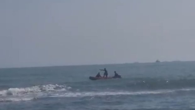 Şüvəlanda dənizdə batan 19 yaşlı qızın axtarışları davam etdirilir - VİDEO