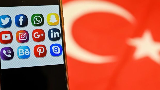 Türkiyə hökuməti sosial şəbəkələrdə 4,3 min səhifəni blokladı