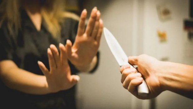 Dostuna mesaj yazan anasını ölümcül bıçaqladı - Samuxdakı dəhşətli cinayətin TƏFƏRRÜATI
