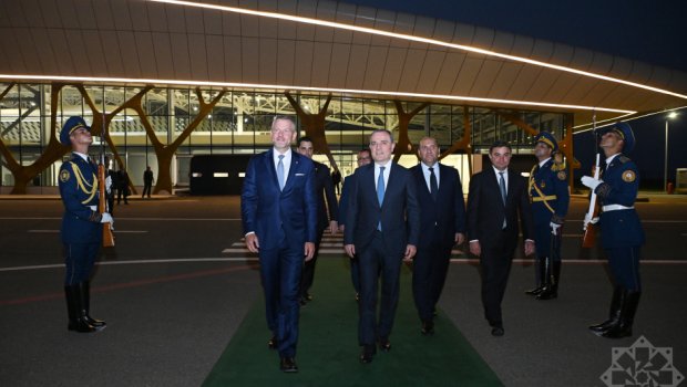 Slovakiya Prezidenti Füzuli aeroportundan Bakıya yola düşdü - FOTO