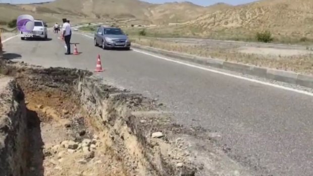 Qobustanda yol çökdü &ndash; VİDEO