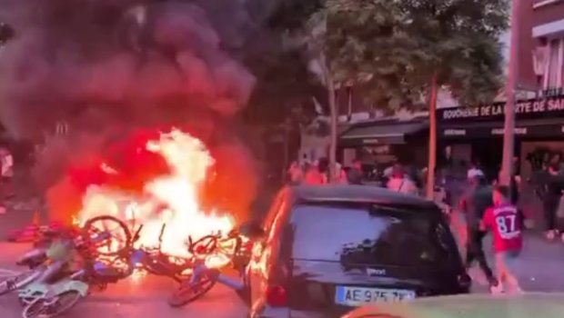 Fransanın məğlubiyyətindən sonra Paris küçələri &ndash; VİDEO