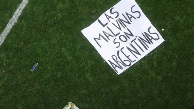 Argentina yığması İngiltərə üzərindəki qələbəni təxribatçı bannerlə qeyd etdi &ndash; FOTO