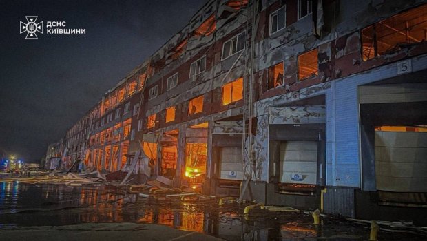 Rusiya Ukraynada ABŞ şirkətinə məxsus anbara ZƏRBƏ ENDİRDİ - FOTO