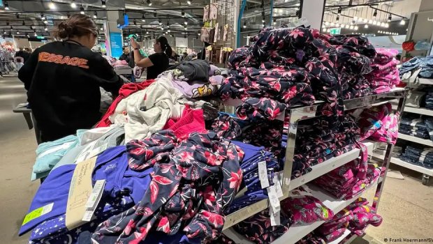 Avropa İttifaqında satılmayan geyim və ayaqqabıların məhv edilməsi qadağan olundu