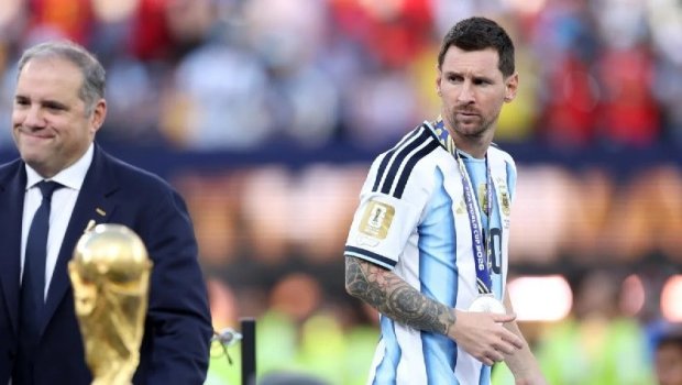 Lionel Messi Argentina millisində karyerasını başa vurdu
