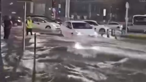 Tbilisi küçələri su altında qaldı - VİDEO