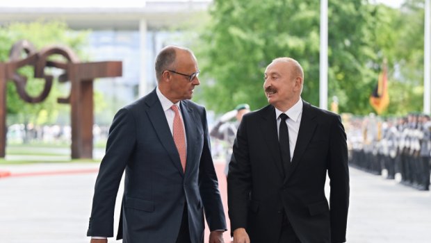 Almaniya Kansleri İlham Əliyevə TƏŞƏKKÜR ETDİ