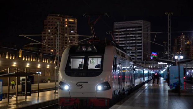 Bakı&ndash;Tbilisi&ndash;Bakı qatarlarında sərnişin yerlərinin sayı 2 dəfədən çox ARTIRILDI - FOTO