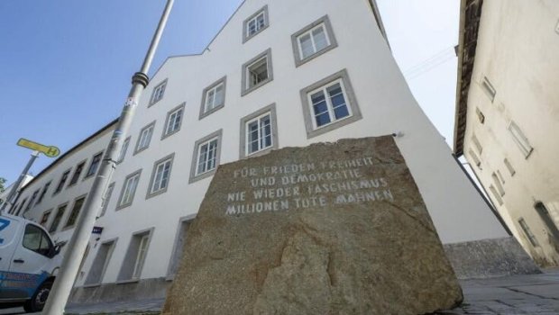 Hitlerin doğulduğu ev polis bölməsi oldu