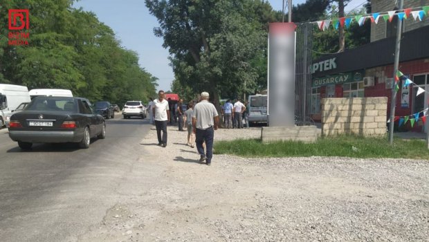 Xaçmazda aptekin qarşısında meyit TAPILIB &ndash; ÖZƏL/FOTO