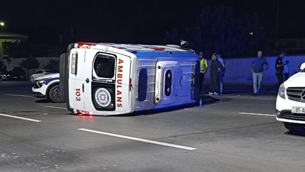 Naxçıvanda təcili tibbi yardım avtomobili aşdı - 4 yaralı var - FOTO