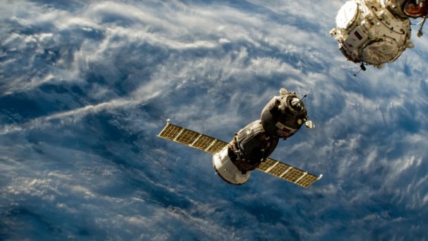 "Soyuz" Beynəlxalq Kosmik Stansiyanı tərk etdi: Yerə qayıdırlar - VİDEO