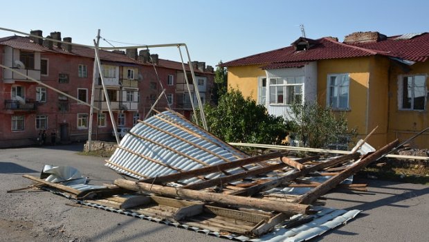 Xaçmazda güclü külək fəsadlar törətdi: 11 ərazi dairəsində işıq yoxdur