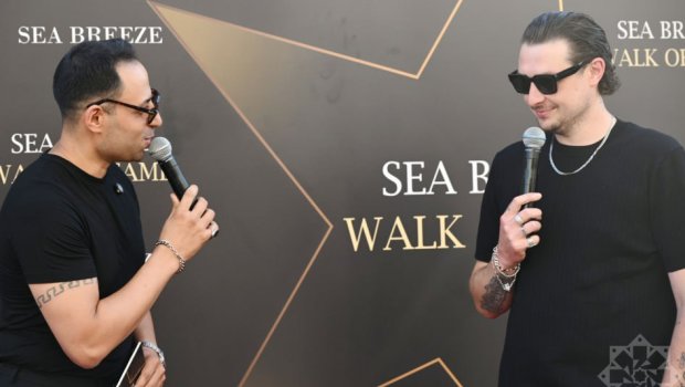 &ldquo;Sea Breeze&rdquo;də britaniyalı müğənninin adına olan ulduzun açılışı oldu - FOTO