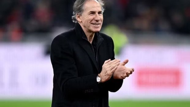 Əfsanəvi futbolçu vəfat etdi