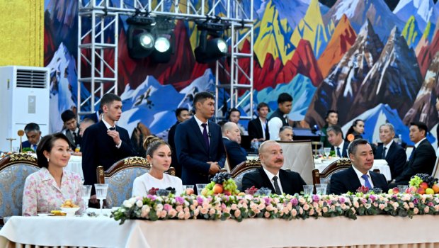 Çolpon-Ata şəhərində Prezident və birinci xanımın şərəfinə dövlət ziyafəti verildi - FOTO/VİDEO