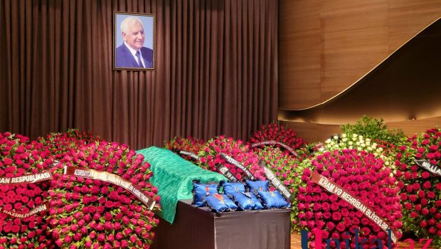 Nəriman Həsənzadə Fəxri xiyabanda dəfn edildi