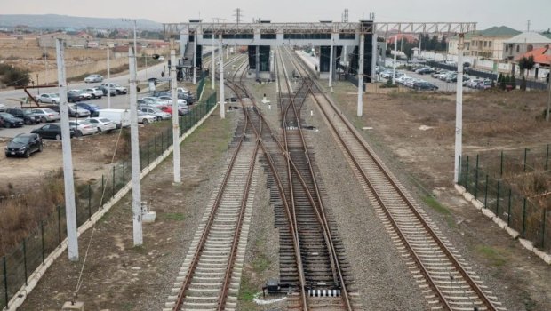 Bakı-Sumqayıt qatar xətlərində hasarlanma: Təhlükəsizlik zonası necə olacaq? - FOTO