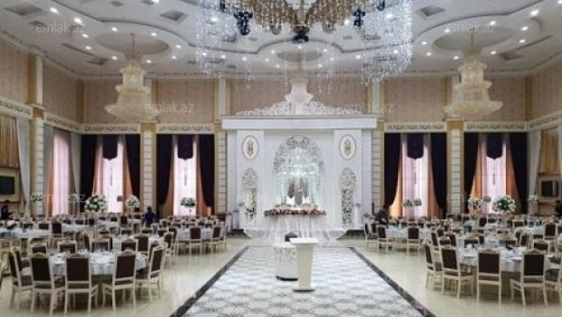 Məşhur şadlıq sarayı 2.5 milyon manata satılır - FOTO