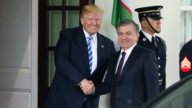 Mirziyoyev Trampı Özbəkistana səfərə dəvət etdi