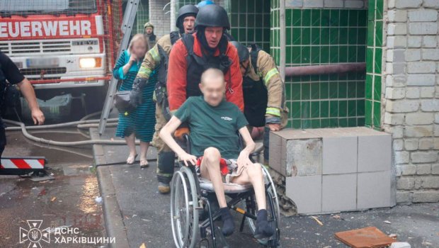 Rusiya ordusu Ukraynada uşaqları daşıyan avtobusu hədəfə aldı - FOTO