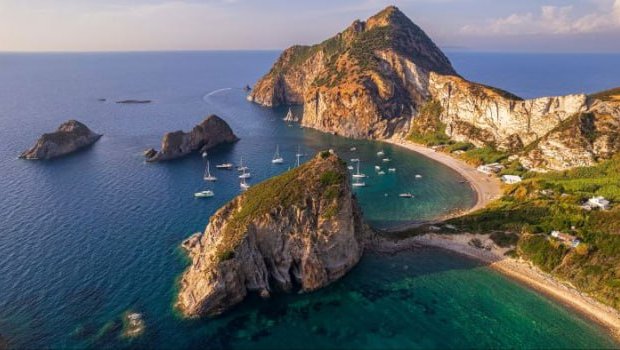 İtaliyada yolsuz və rabitəsiz cənnət: turistlərin tanımadığı Palmarola adası - FOTO
