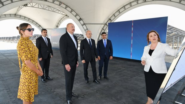 İlham Əliyev Naxçıvanda Günəş Elektrik stansiyalarında görülən işlərlə tanış oldu - FOTO-VİDEO