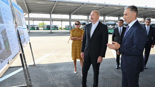 İlham Əliyev Naxçıvanda dəmir yolu infrastrukturunda aparılan yenidənqurma işləri ilə tanış oldu - FOTO-VİDEO