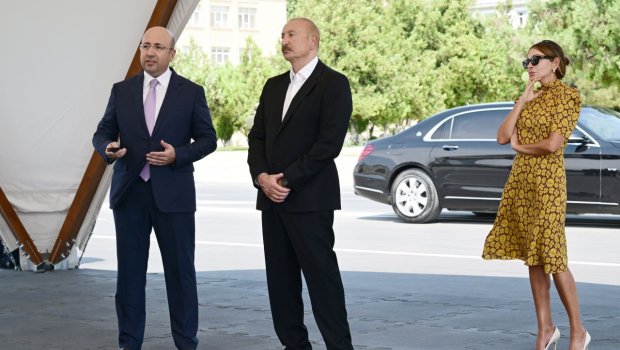 İlham Əliyev Naxçıvan şəhərinin Baş Planı ilə tanış oldu - FOTO