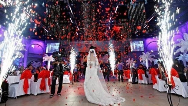 Bir günlük dəbdəbə &ndash; Toylarımız niyə var-dövlət nümayişinə çevrilib?