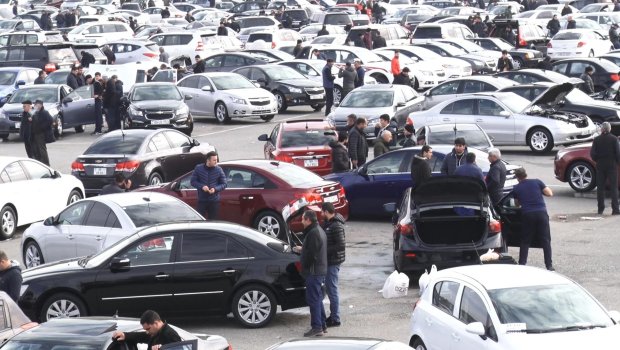 Maşın bazarında &ldquo;ucuzlaşma&rdquo; görüntüsü: Əslində qiymətlər demək olar dəyişməyib