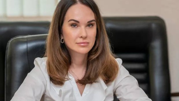 Zelenski evində axtarış aparılan İrina Mudranı vəzifəsindən AZAD ETDİ