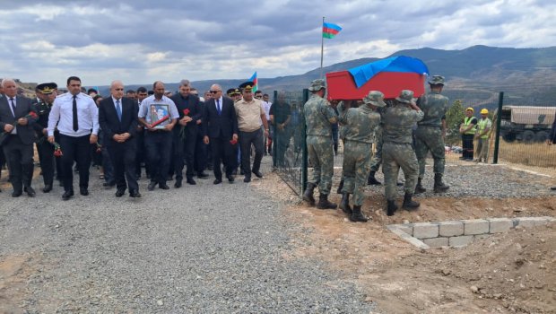 Şəhid Cümşüd Məmmədovun nəşi Laçında TORPAĞA TAPŞIRILDI - FOTO