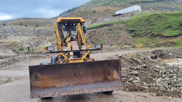 Güclü leysan Daşkəsəndə yolu bağladı, kəndlə əlaqə kəsildi - FOTO