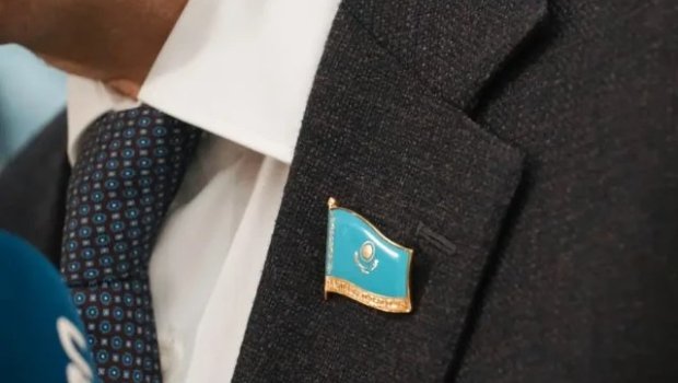 Deputatların döş nişanı qızıldan imiş - Qiyməti...